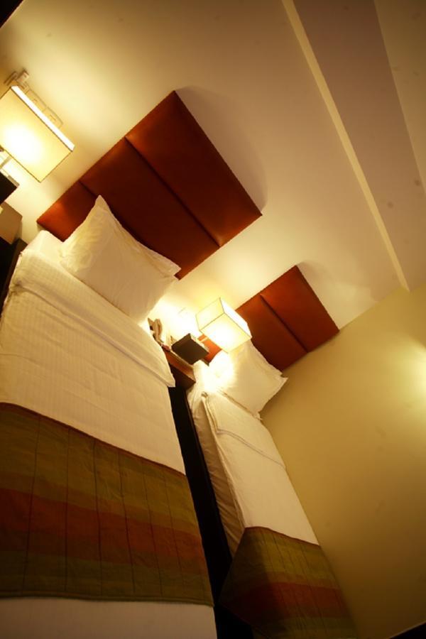 Hotel Metropole Calcutta Exterior foto