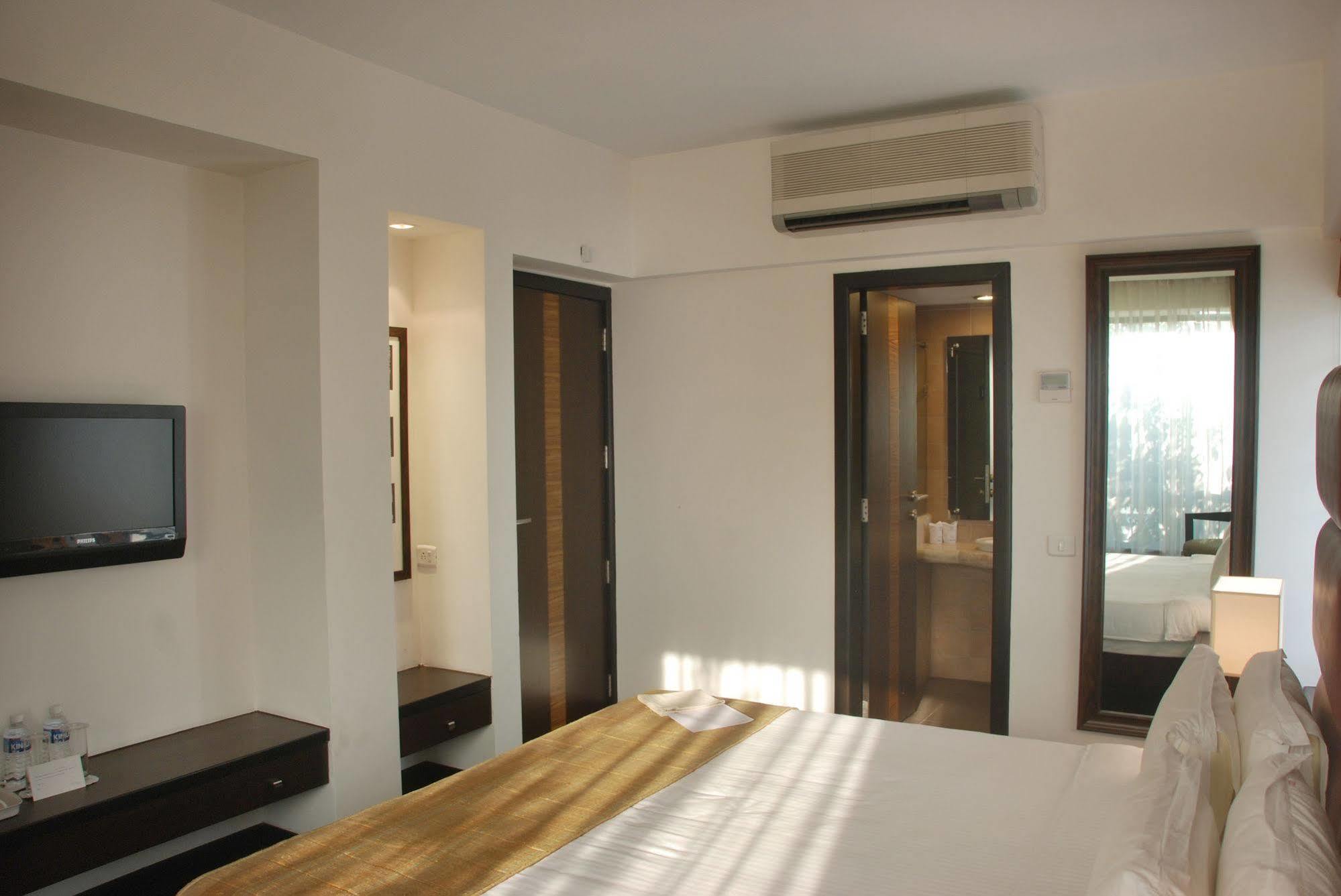 Hotel Metropole Calcutta Exterior foto