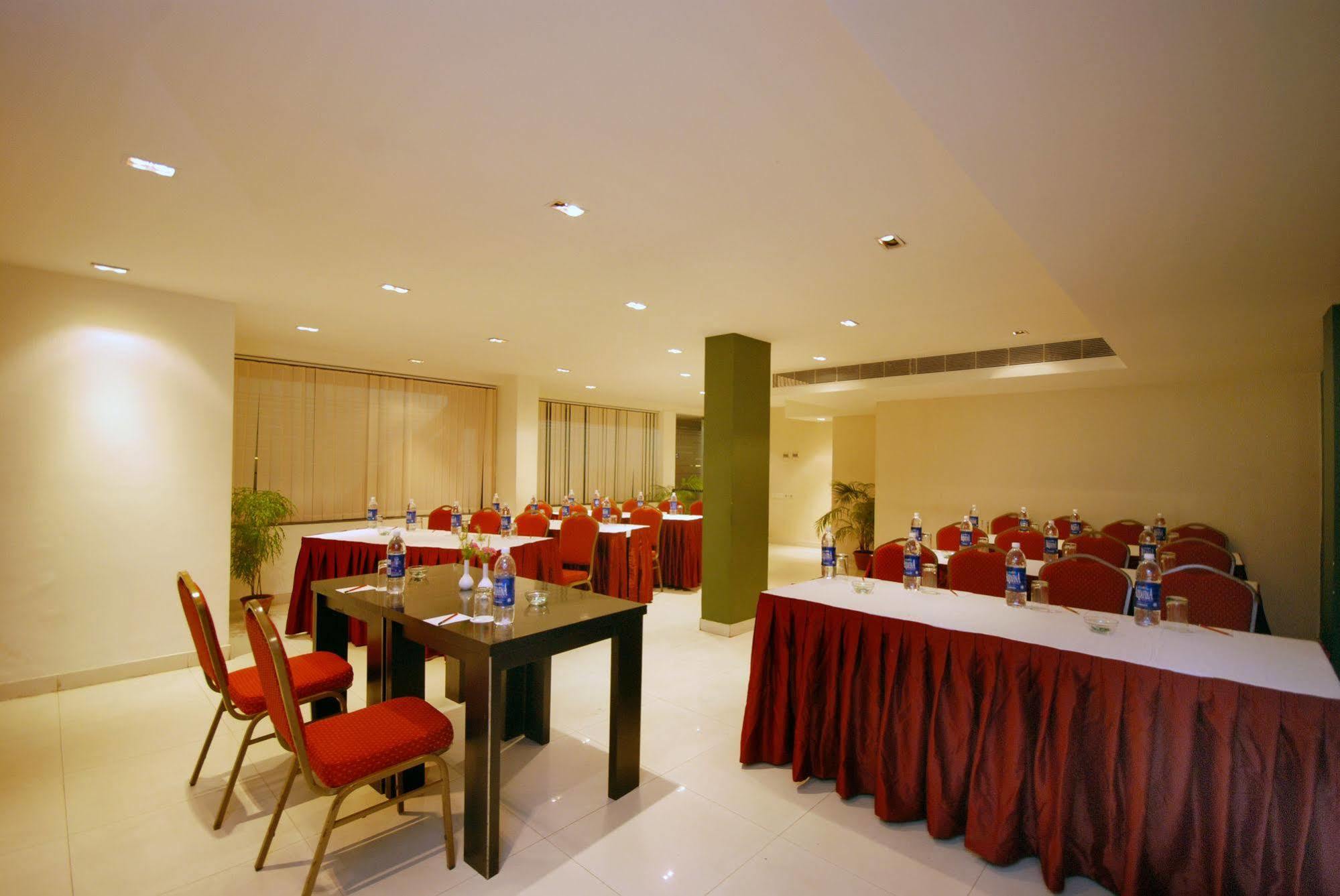 Hotel Metropole Calcutta Exterior foto